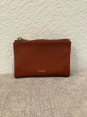 Fossil Lainie Multifunction Leather Wallet with Gold Hardware